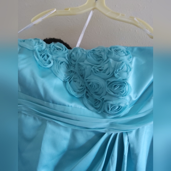 David's Bridal --- Formal gown New - Picture 3 of 7